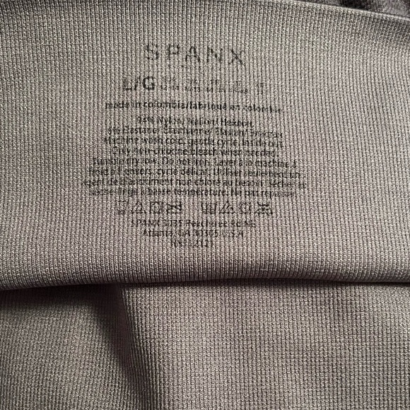 Spanx Look at Me Now Seamless Leggings - Picture 5 of 5